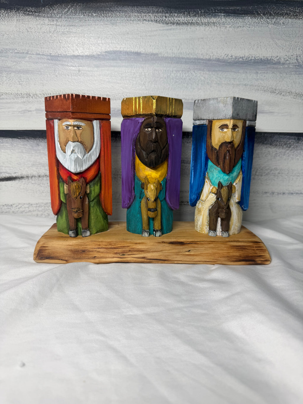 Reyes magos tallados artesanales